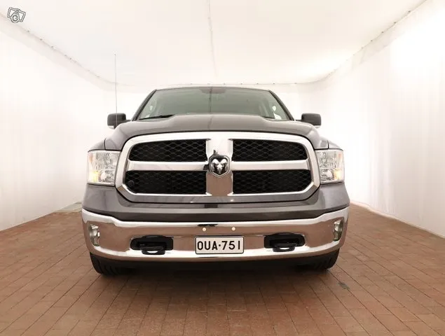 Ram 1500 Classic SLT 5.7 V8 Hemi 4x4 - 5- Paikkainen, Ratinl Image 5