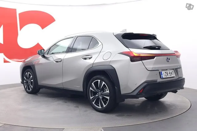 Lexus UX 250h Comfort Technology Plus Edition - / Keyless / Navi / Tutkat + kamera Image 3